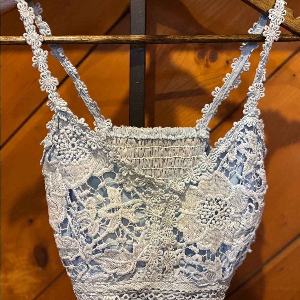 SHEIN Light Blue Lace Crop Top - Picture 2 of 4